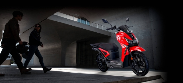 Roadpecker Omax Scooter