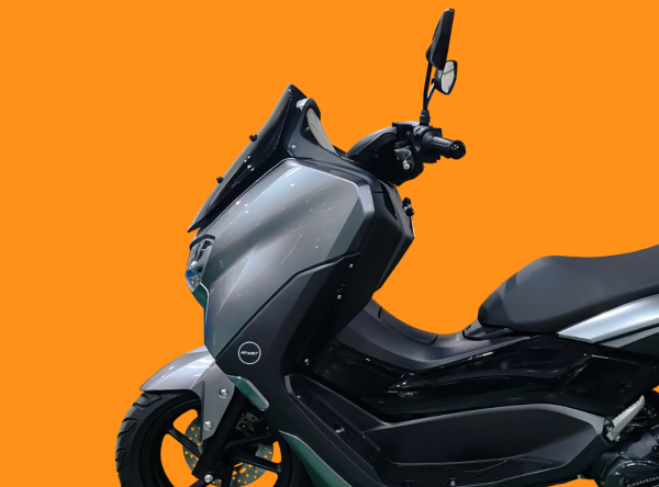 Revolt RSX6 Scooter
