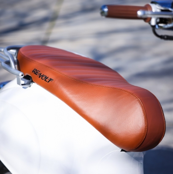 Revolt RS4 Scooter