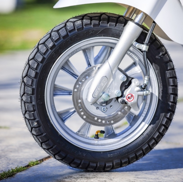 Revolt RS4 Scooter
