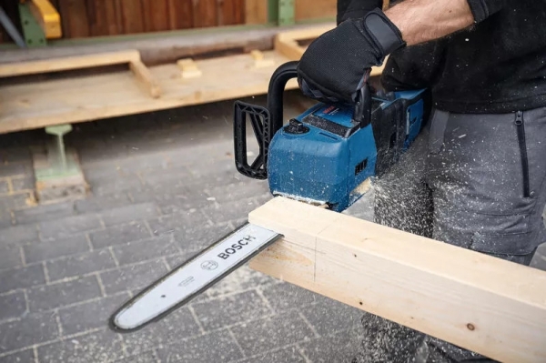 Bosch GKE 18V-40 Professional Solo Motorlu Testere