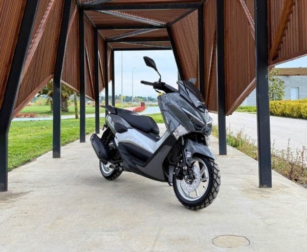 Revolt RSX4 Scooter