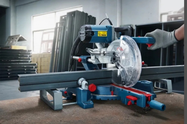 Bosch GCM 254 D Professional Gönye Testere