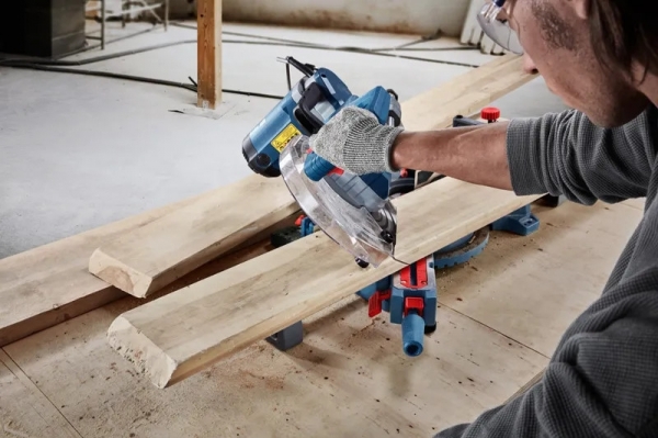 Bosch GCM 254 D Professional Gönye Testere
