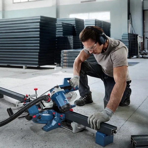 Bosch GCM 254 D Professional Gönye Testere