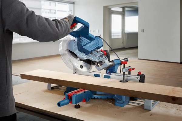 Bosch GCM 254 D Professional Gönye Testere