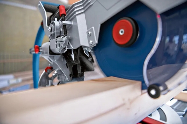 Bosch GCM 18V 216 DC Professional Solo Gönye Testere