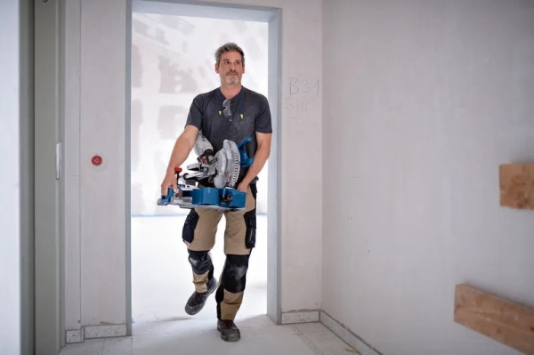 Bosch GCM 18V 216 D Professional Solo Gönye Testere
