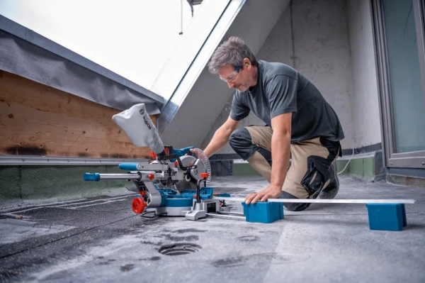 Bosch GCM 18V 216 D Professional Solo Gönye Testere