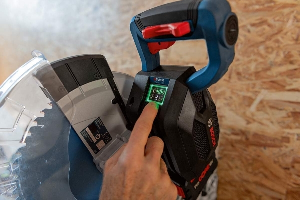 Bosch GCM 18V-305 GDC Professional Gönye Testere