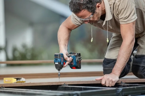 Bosch GDR 18V-200 C Professional Akülü Somun Sıkma (2 Akülü / 4 Ah)