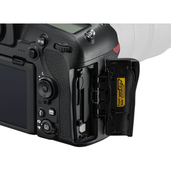 Nikon D850 24-70mm DSLR Fotoğraf Makinesi (24-70 mm)