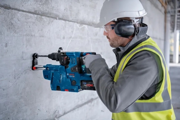 Bosch GBH 18V-28 C Professional 4Ah Akülü Kırıcı (1 Akülü / 4 Ah)
