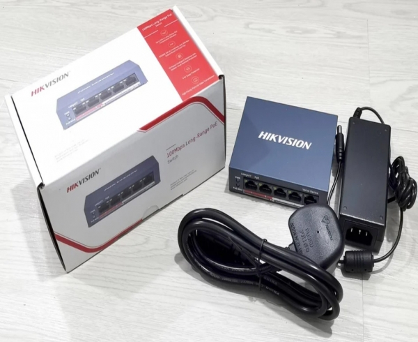 Hikvision DS-3E0505P-E/M Switch