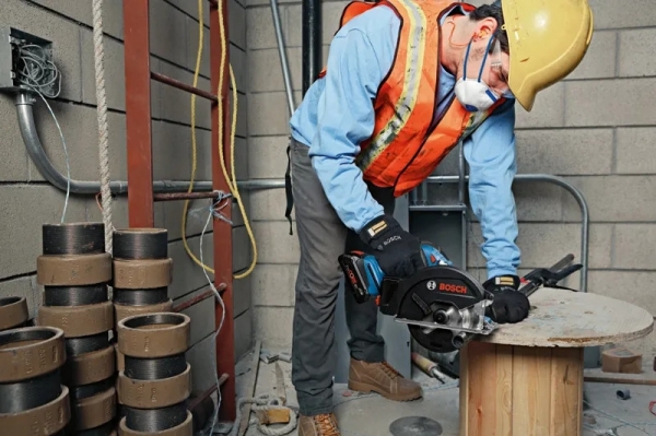 Bosch GKM 18V-50 Professional Daire Testere (Akü Dahil / 5 Ah)