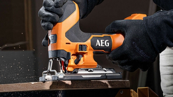 AEG BST18BSBL-0 Solo Dekupaj Testere