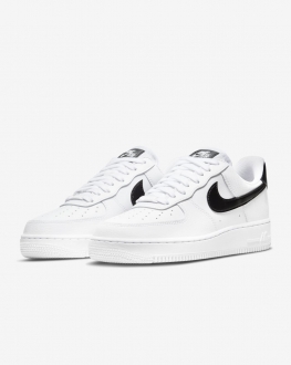 Nike Air Force 1 '07 Kadın Spor Ayakkabı
