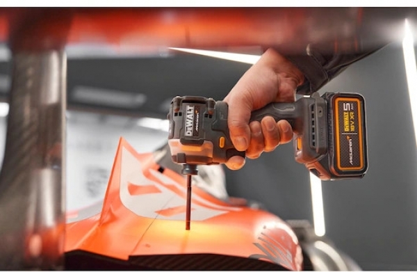 Dewalt DCF85MP2T-QW Akülü Vidalama