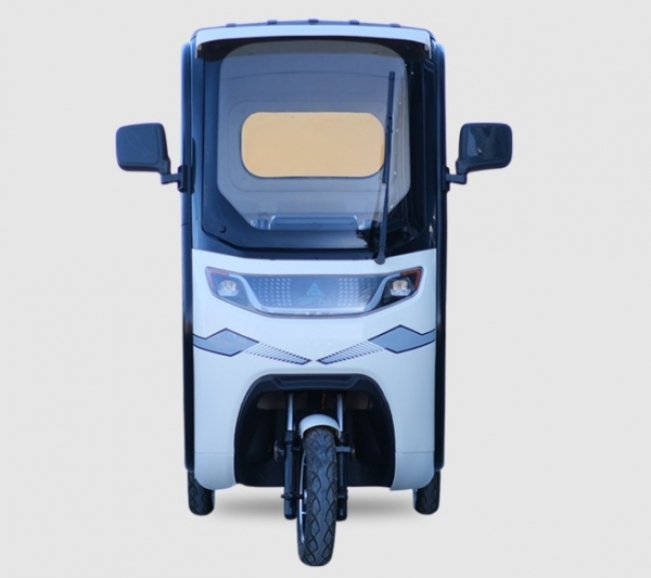 SFM IHLARA SF400 Moped