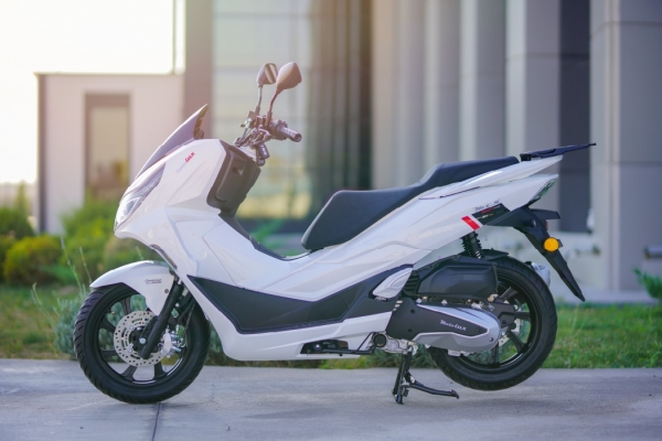 MotoLux Motolux MCX 125 Scooter