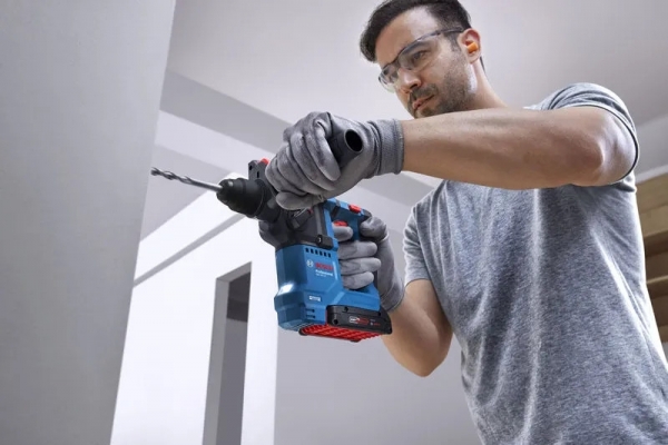 Bosch GBH 18V-18 Professional Akülü Kırıcı (2 Akülü)