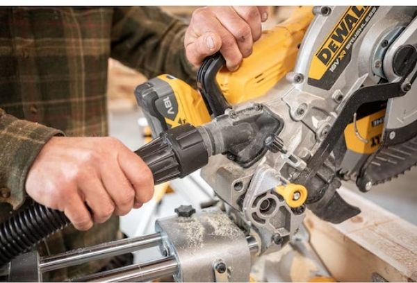 Dewalt DCS782N-XJ Solo Gönye Testere