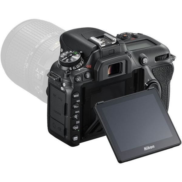 Nikon D7500 18-200mm DSLR Fotoğraf Makinesi (18-200 mm)