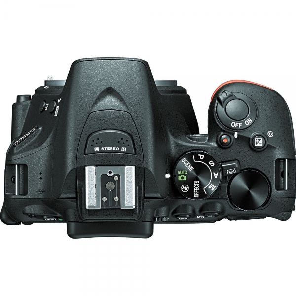 Nikon D5500 18-200mm DSLR Fotoğraf Makinesi (18-200 mm)