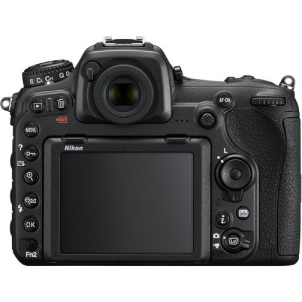 Nikon D500 24-70mm DSLR Fotoğraf Makinesi