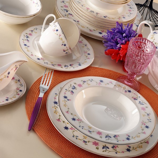 Kütahya Porselen Bone China 25137 84 Parça Yemek Takımı
