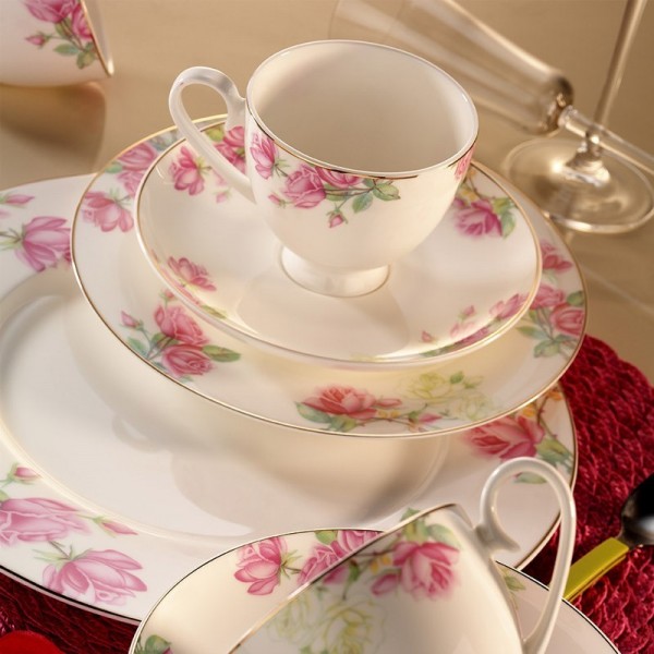 Kütahya Porselen Bone China 25139 84 Parça Yemek Takımı
