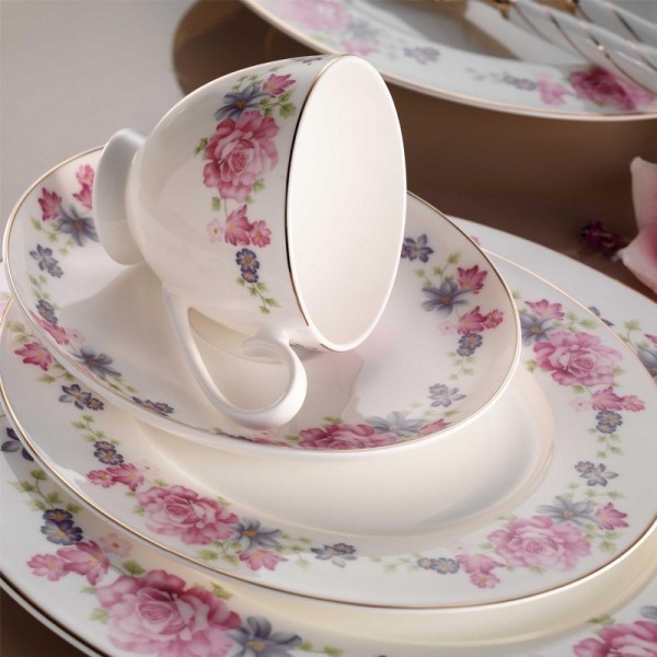 Kütahya Porselen Bone China 25138 84 Parça Yemek Takımı