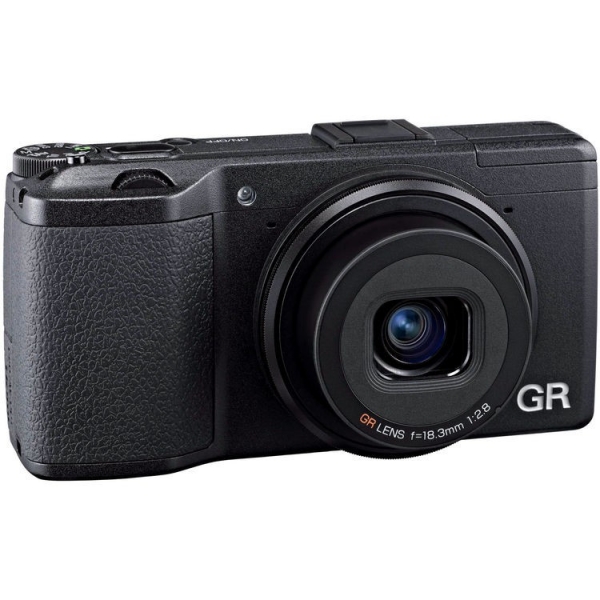 Ricoh GR III Kompakt Fotoğraf Makinesi