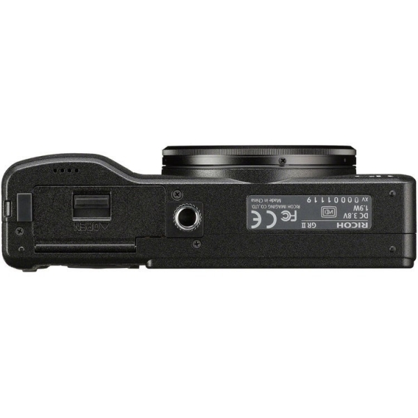 Ricoh GR III Kompakt Fotoğraf Makinesi