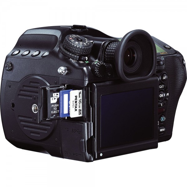 Pentax 645Z DSLR Fotoğraf Makinesi