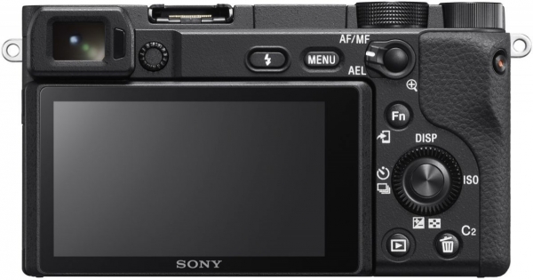 Sony a6400 18-135mm Aynasız Fotoğraf Makinesi (18-135 mm)