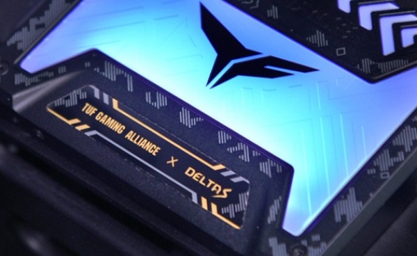 Team Group T-Force Delta S TUF Gaming RGB SSD (500 GB)
