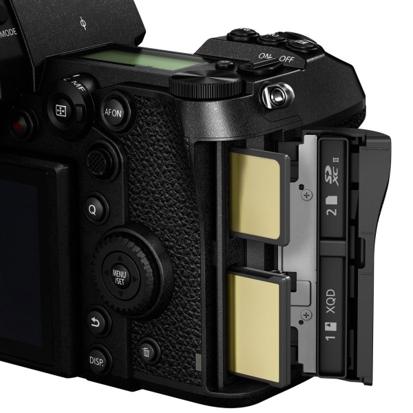 Panasonic LUMIX S1 Aynasız Fotoğraf Makinesi