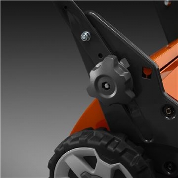 Husqvarna LC 141C Çim Biçme Makinesi