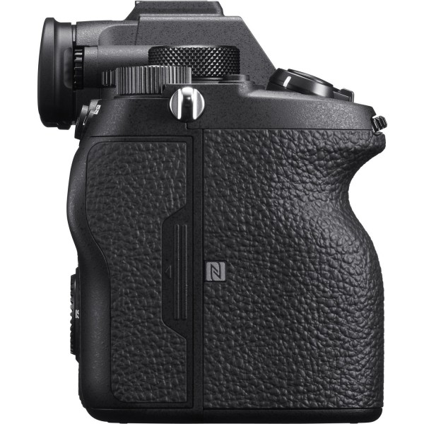 Sony a7R IV Aynasız Fotoğraf Makinesi
