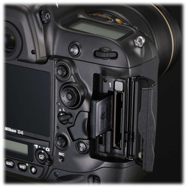 Nikon D4 DSLR Fotoğraf Makinesi