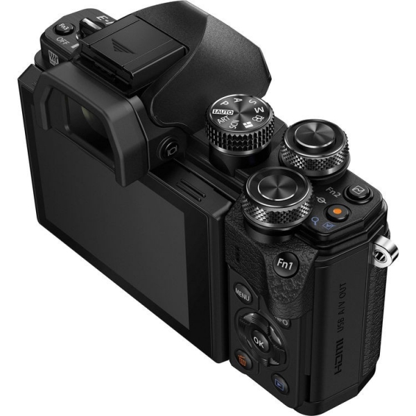 Olympus OM-D E-M10 Mark II 14-42mm Aynasız Fotoğraf Makinesi (14-42 mm)