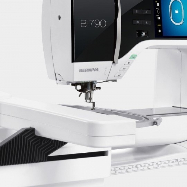 Bernina 790E Dikiş ve Nakış Makinesi