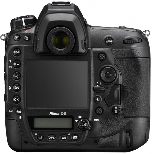 Nikon D6 DSLR Fotoğraf Makinesi