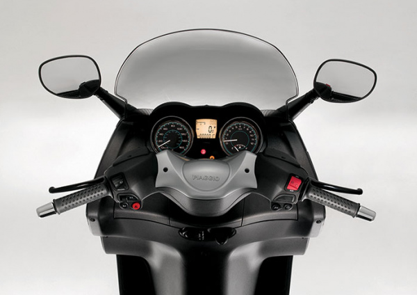 Piaggio XEVO 250 Scooter