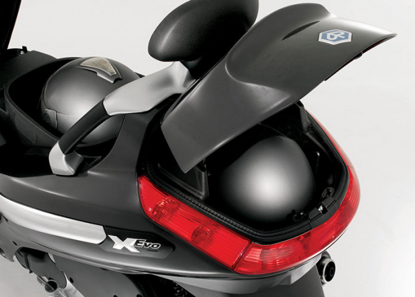 Piaggio XEVO 250 Scooter