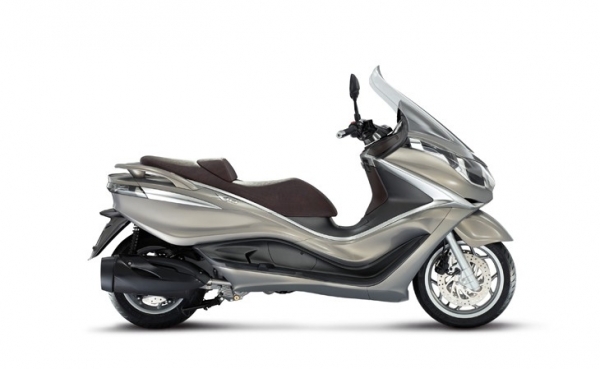 Piaggio X10 350 Scooter