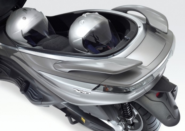 Piaggio X10 350 Scooter