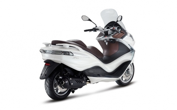 Piaggio X10 350 Scooter