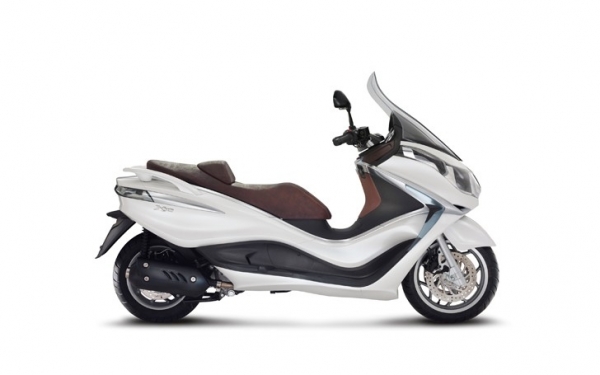 Piaggio X10 350 Scooter